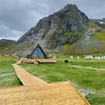 Alpstuga Spacious, Modern Lofoten *