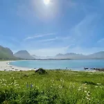 Alpstuga Spacious, Modern Lofoten Ramberg