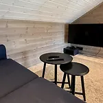 샬레 Spacious, Modern Lofoten