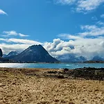 Alpstuga Spacious, Modern Lofoten