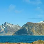 샬레 Spacious, Modern Lofoten