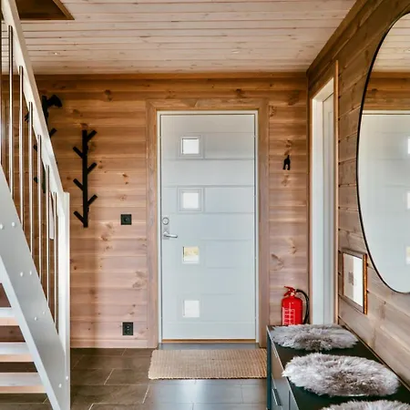 Alpehytte Spacious, Modern Lofoten