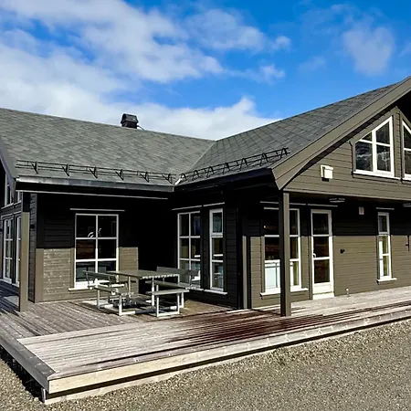 Spacious, Modern Lofoten Ramberg