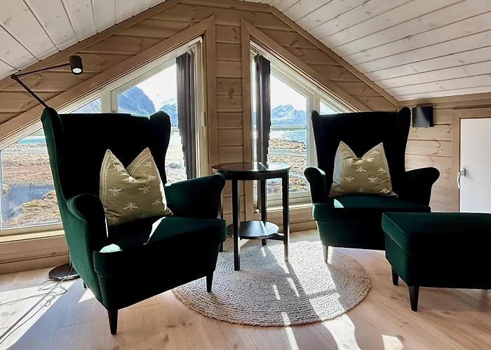 Spacious, Modern Lofoten *