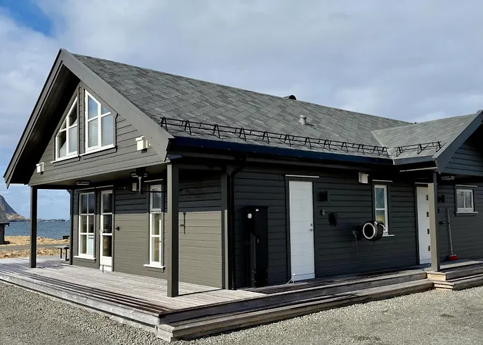 Spacious, Modern Lofoten Chalet *