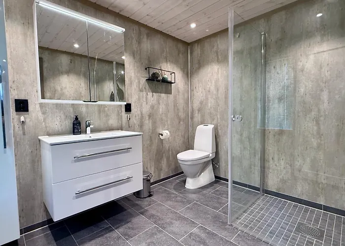Spacious, Modern Lofoten Chalet Ramberg