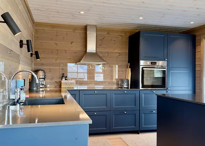 Spacious, Modern Lofoten Chalet