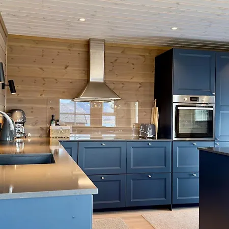 Spacious, Modern Lofoten شاليه